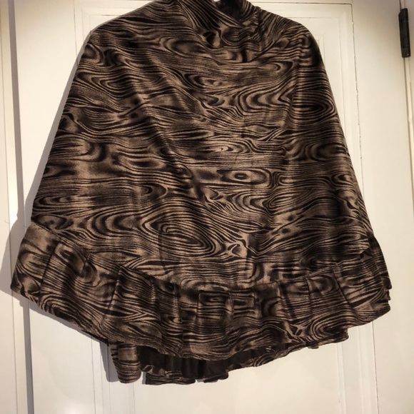 Animal print cape - Picture 3 of 4